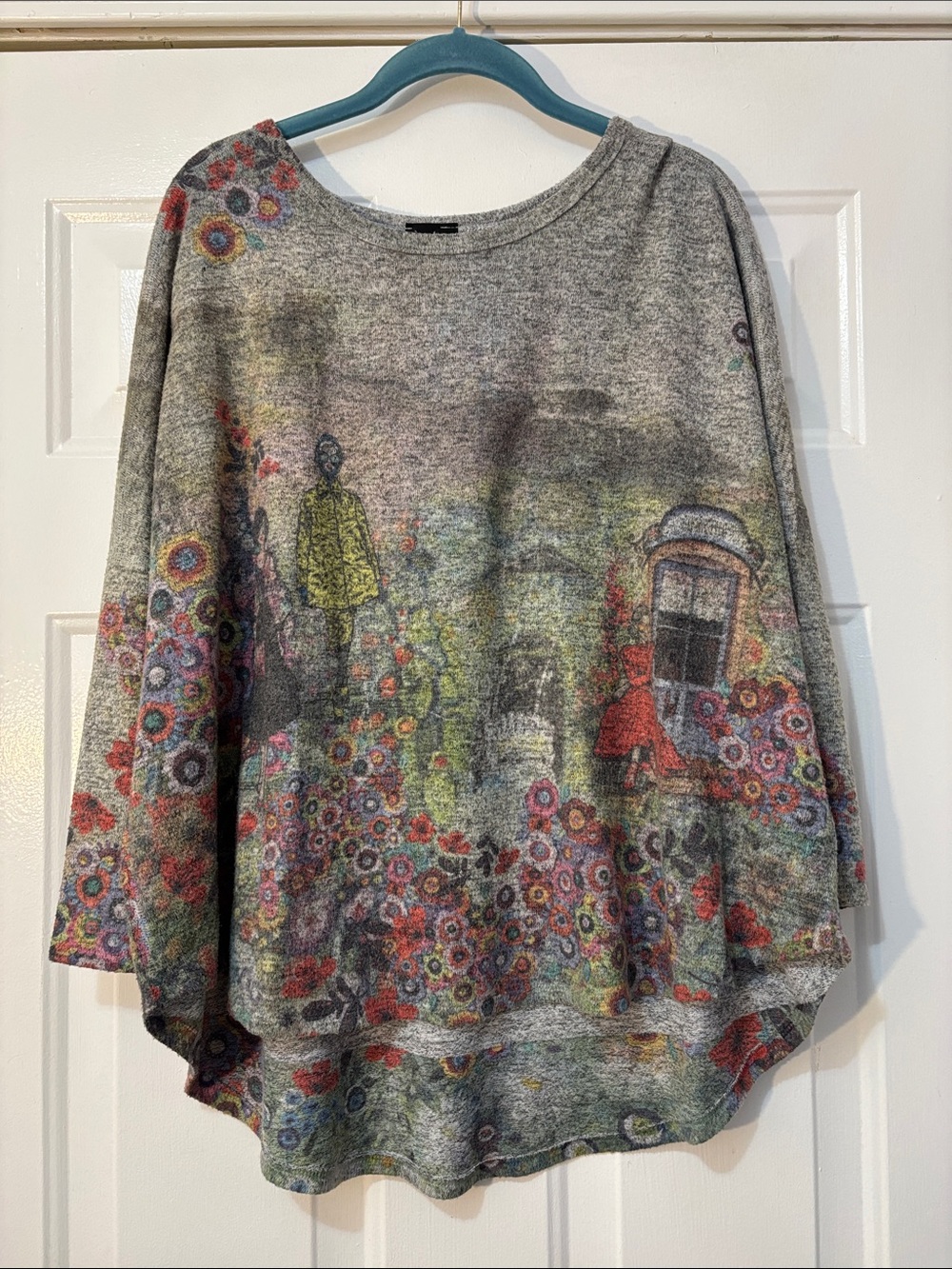 Inoah brand long sleeve top Size Small